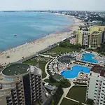 Avalon D608 Big Baolcony Sunny Апартамент