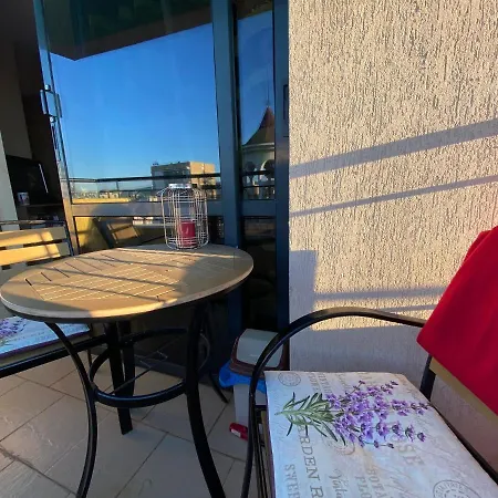 Avalon D608 Big Baolcony Sunny